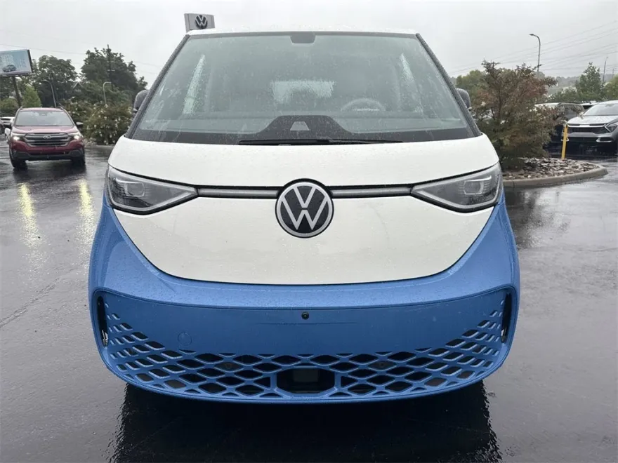 2025 Volkswagen ID. Buzz photo 1