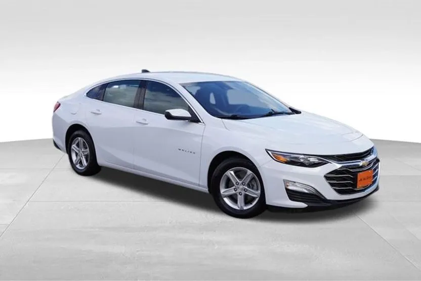 2024 Chevrolet Malibu LS photo 1