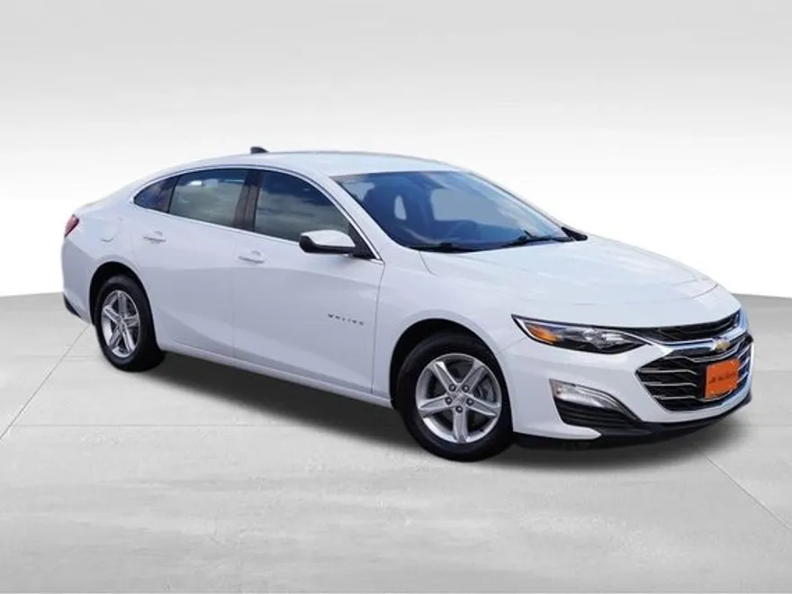 2024 Chevrolet Malibu LS photo 1