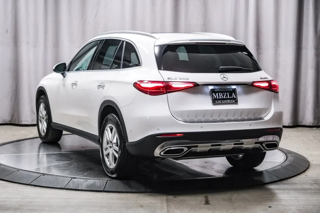 2025 Mercedes Benz GLC 300 4MATIC photo 1