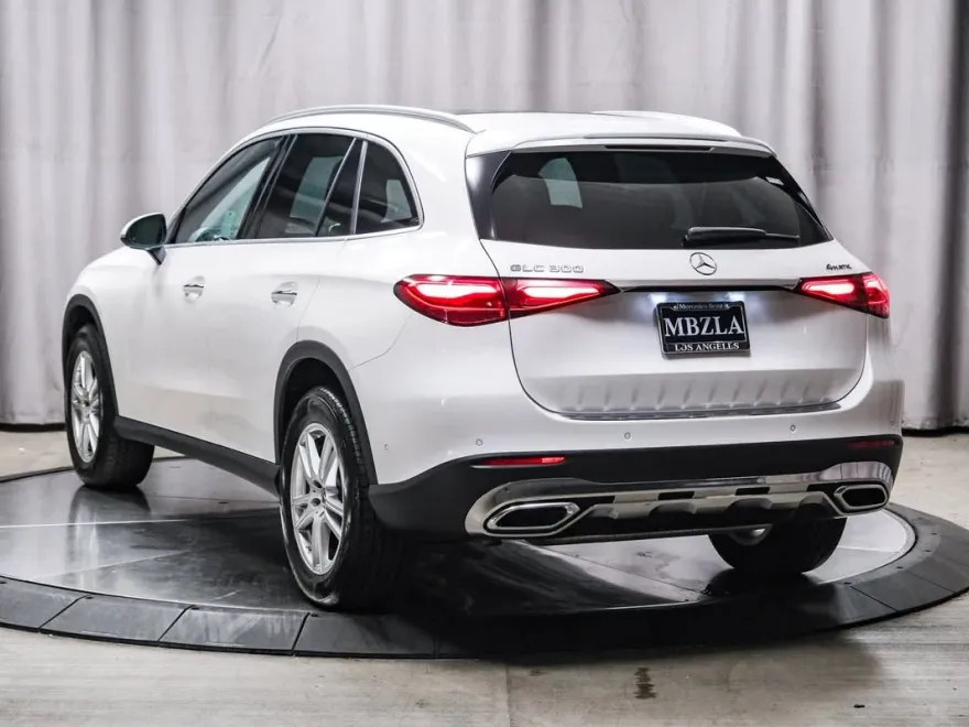 2025 Mercedes Benz GLC 300 4MATIC photo 1