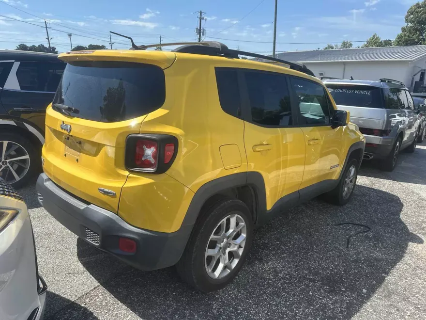 2016 Jeep Renegade Latitude photo 1