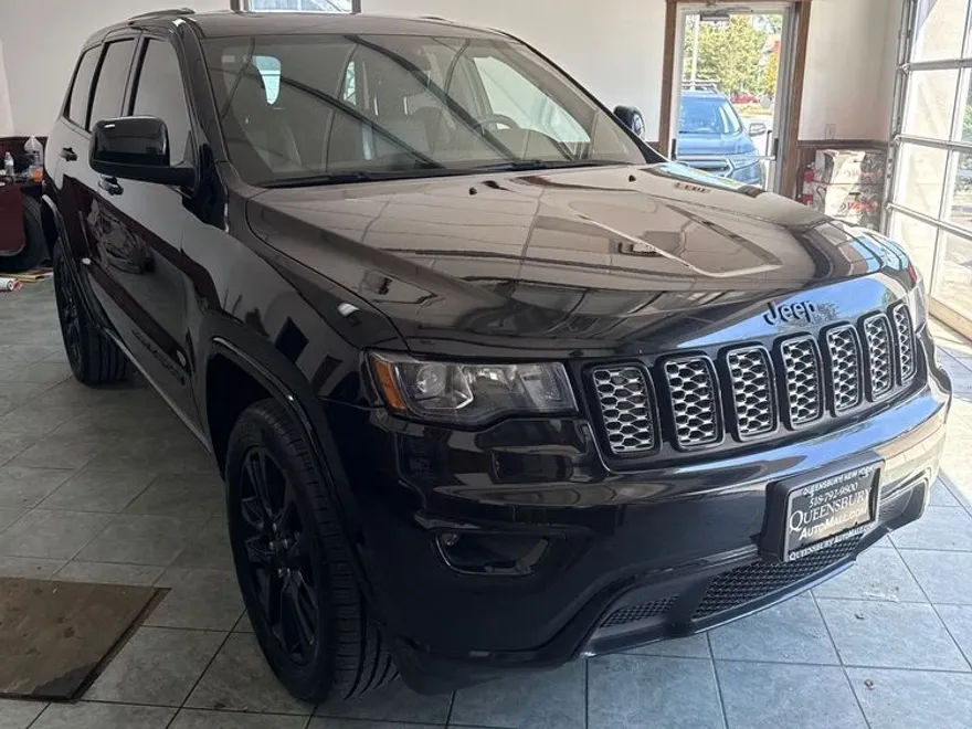 2019 Jeep Grand Cherokee Altitude photo 1