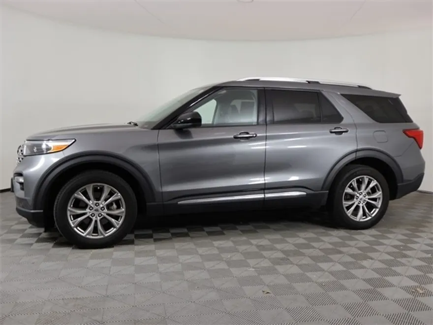 2023 Ford Explorer Limited photo 1