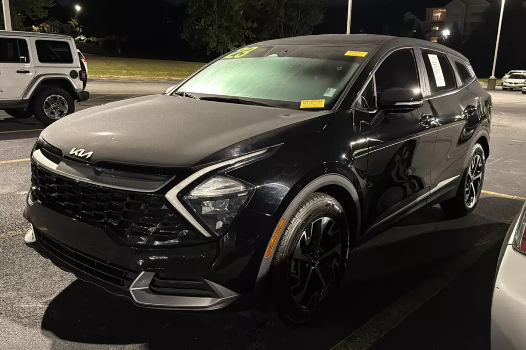 2023 Kia Sportage EX photo 1