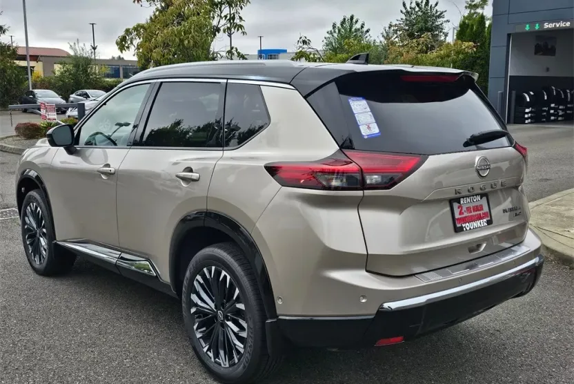 2026 Nissan Rogue Platinum photo 1