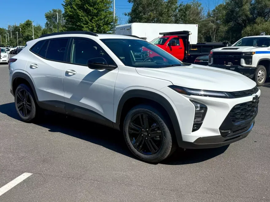 2025 Chevrolet Trax ACTIV photo 1
