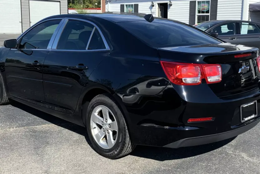 2013 Chevrolet Malibu LS photo 1