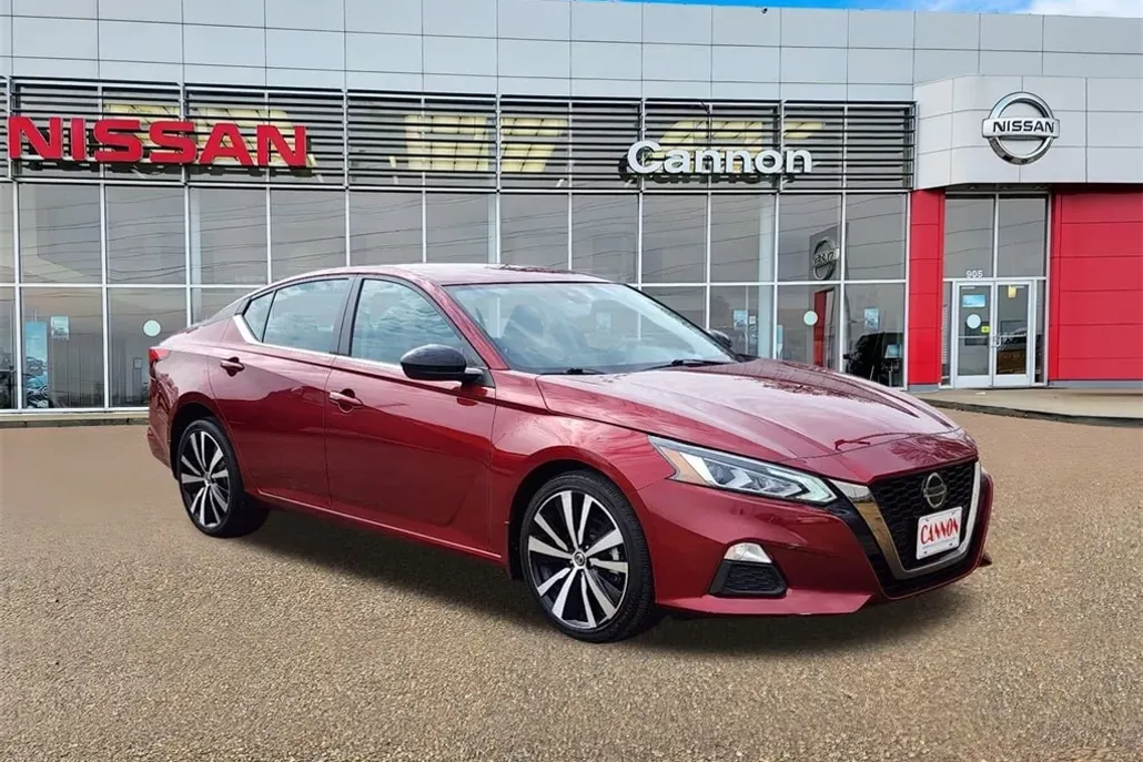 2022 Nissan Altima 2.5 SR photo 1