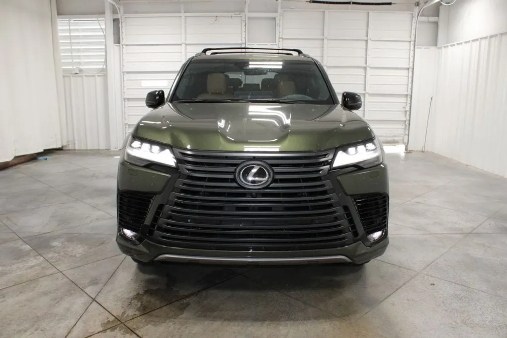 2025 Lexus LX Luxury photo 1