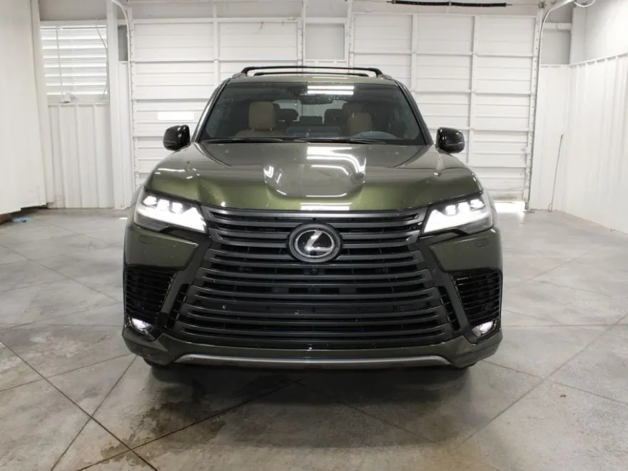2025 Lexus LX Luxury photo 1