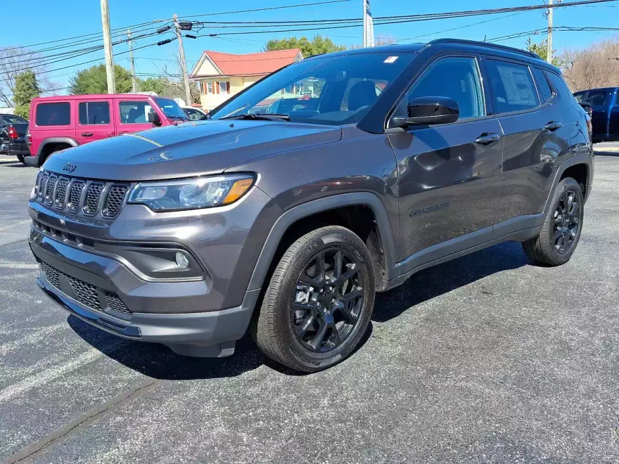2024 Jeep Compass Latitude Sport photo 1
