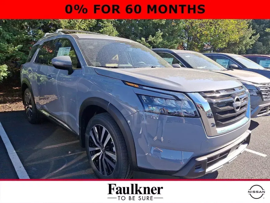 2025 Nissan Pathfinder Platinum photo 1