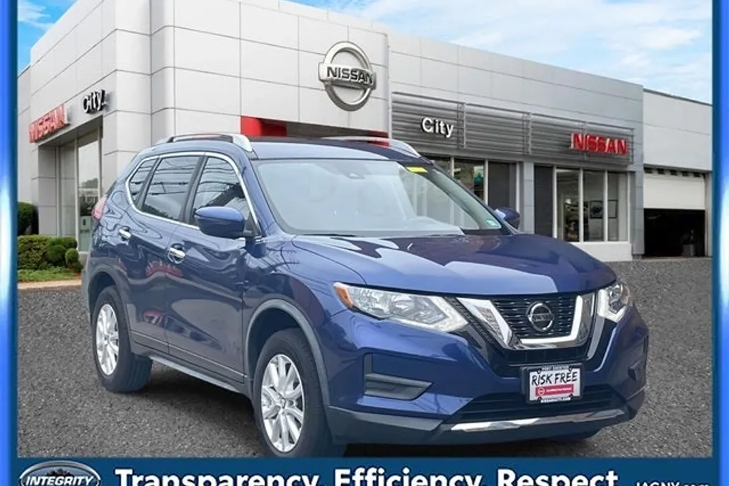 2020 Nissan Rogue SV photo 1
