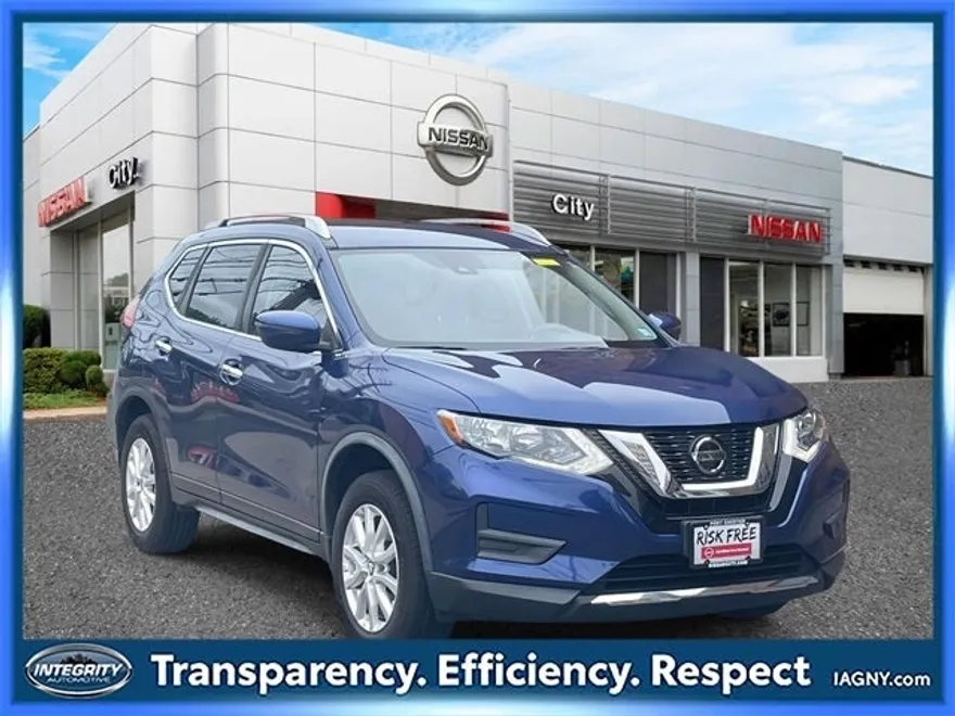 2020 Nissan Rogue SV photo 1