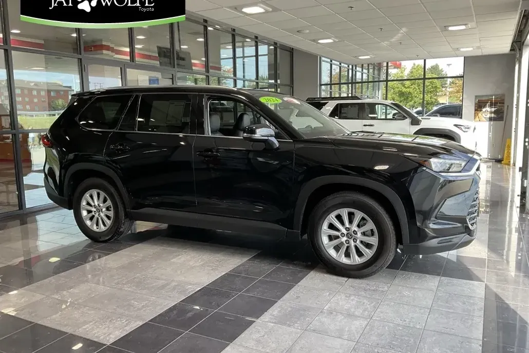 2024 Toyota Grand Highlander XLE photo 1