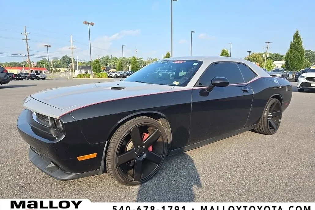 2010 Dodge Challenger SRT8 photo 1