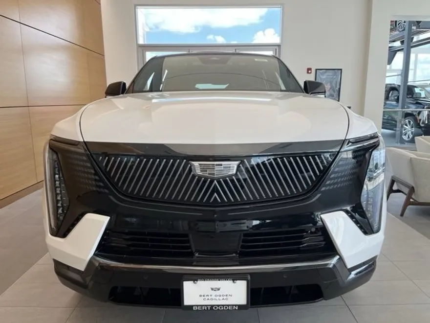 2025 Cadillac Escalade IQ photo 1