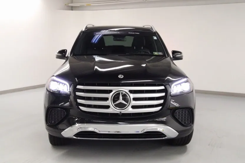 2025 Mercedes Benz GLS 450 4MATIC photo 1