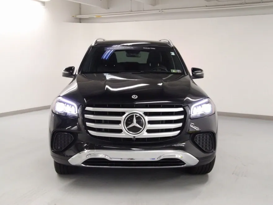 2025 Mercedes Benz GLS 450 4MATIC photo 1