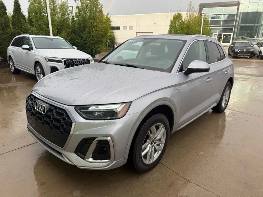 2023 Audi Q5 45 S line Premium photo 1