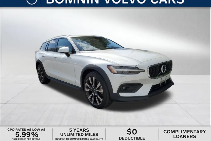 2022 Volvo V60 Cross Country T5 photo 1