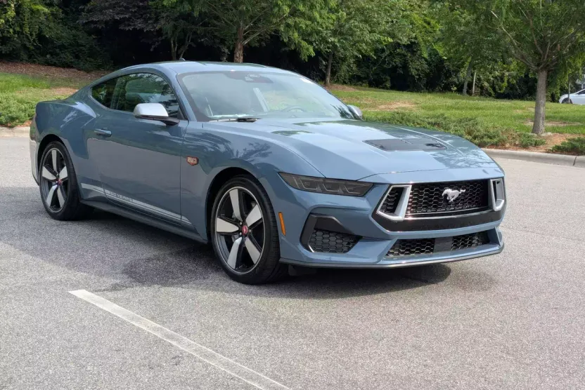 2025 Ford Mustang GT Premium photo 1