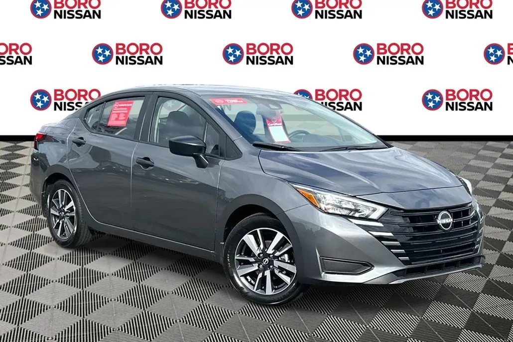 2025 Nissan Versa 1.6 S photo 1