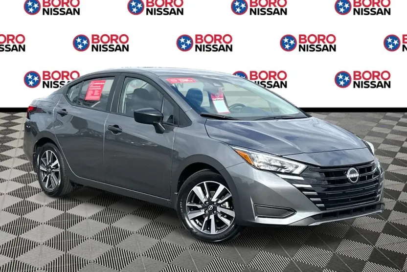 2025 Nissan Versa 1.6 S photo 1