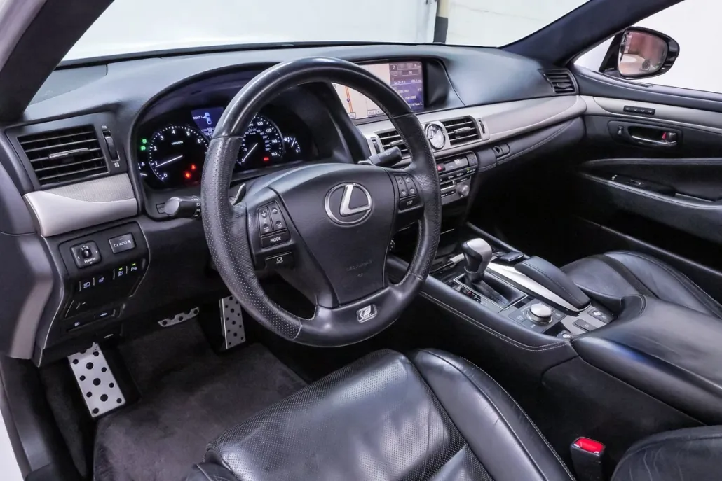 2013 Lexus LS 460 F SPORT photo 1