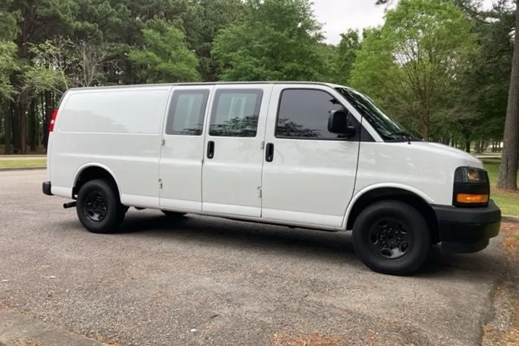 2020 Gmc Savana 2500 photo 1