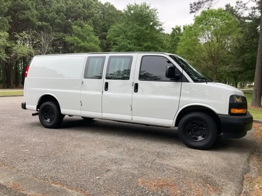 2020 Gmc Savana 2500 photo 1