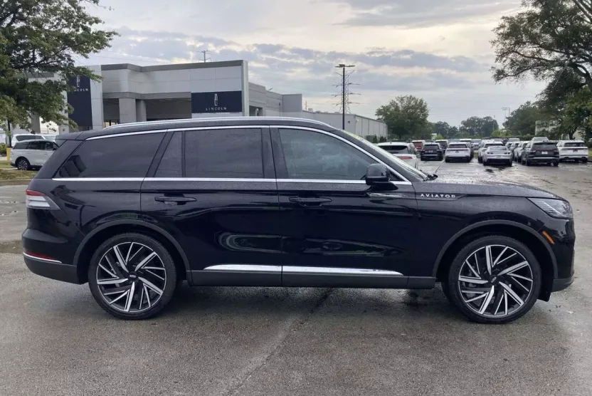 2025 Lincoln Aviator Reserve photo 1