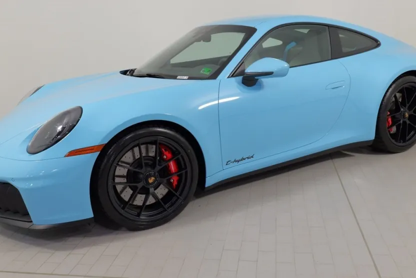 2025 Porsche 911 GTS photo 1