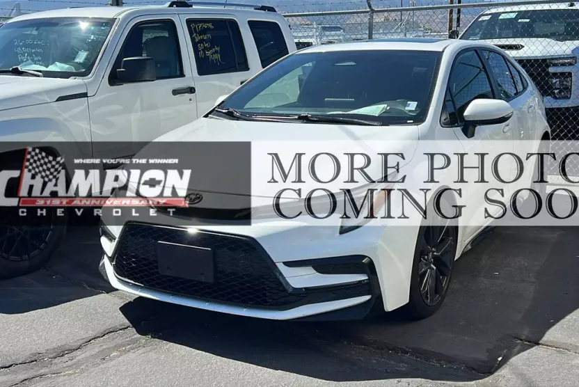2023 Toyota Corolla SE photo 1