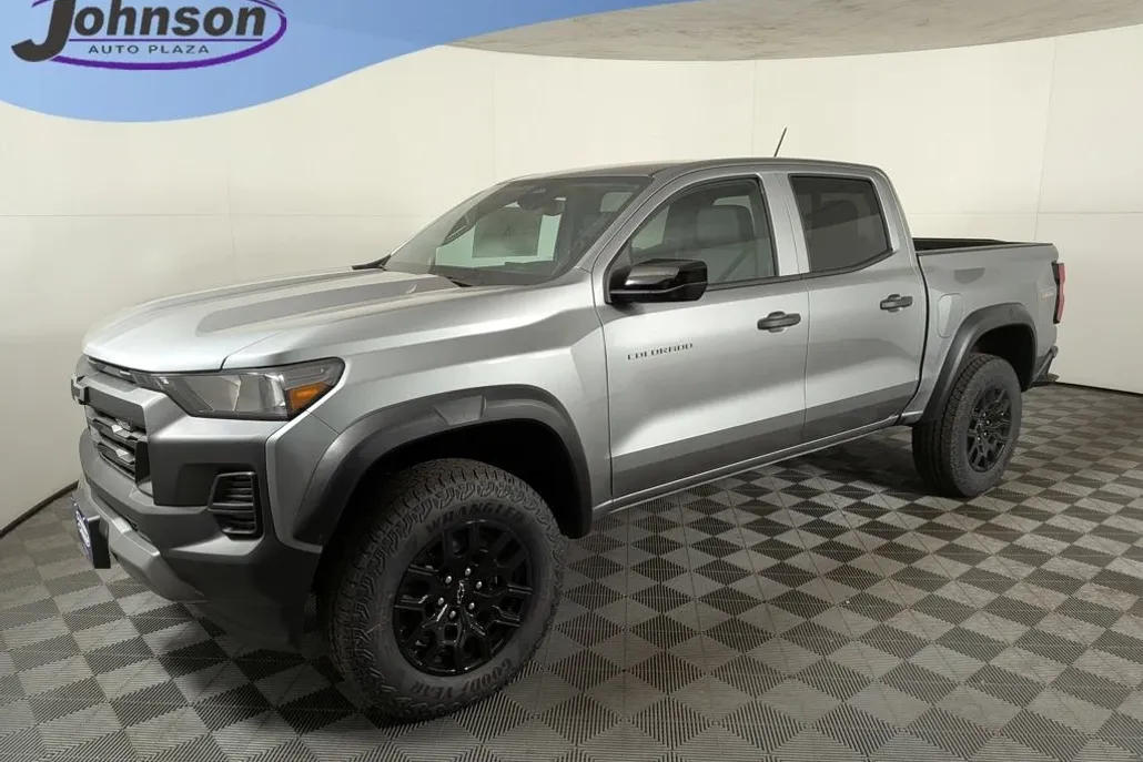 2026 Chevrolet Colorado Trail Boss photo 1