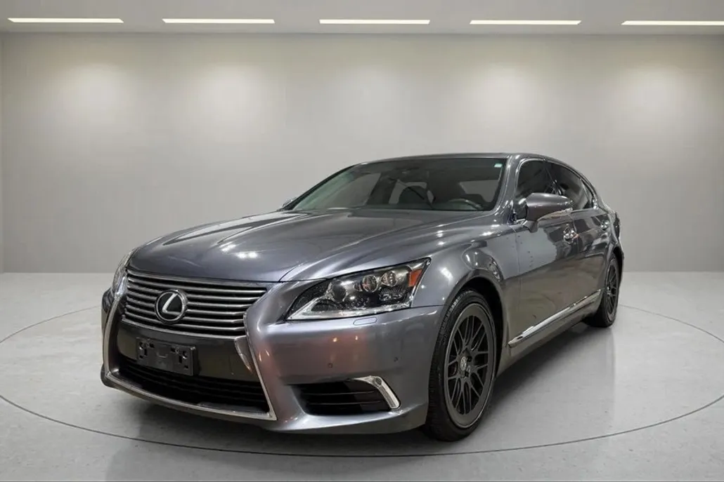 2015 Lexus LS 460 L photo 1