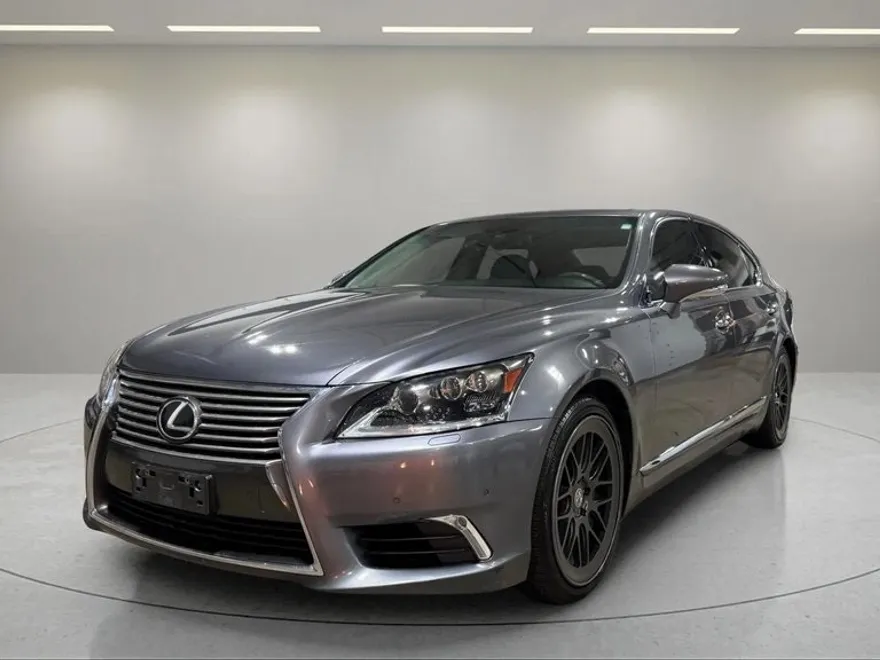 2015 Lexus LS 460 L photo 1