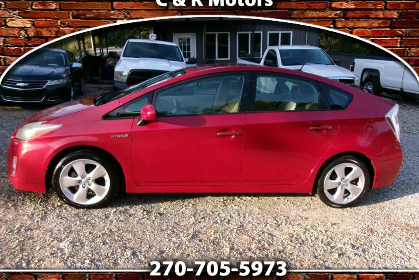 2010 Toyota Prius Four photo 1