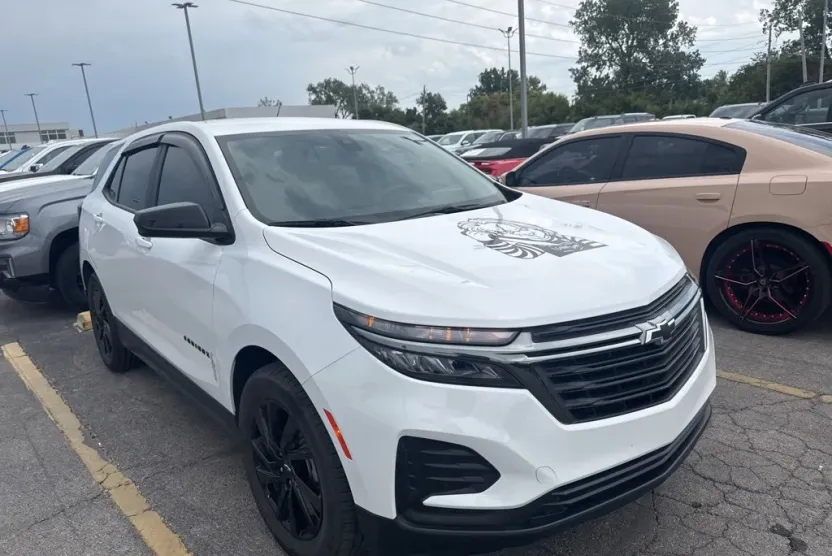 2024 Chevrolet Equinox LS photo 1