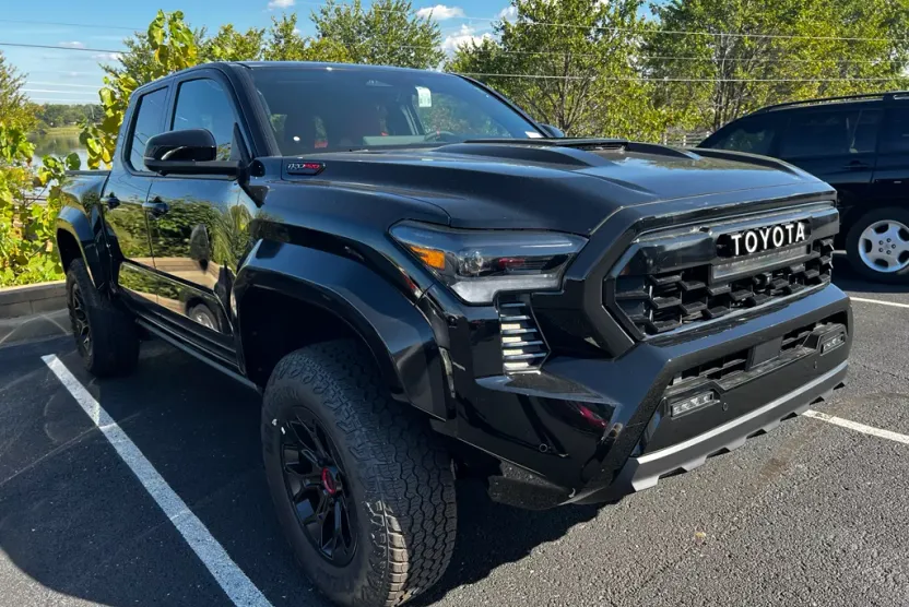2025 Toyota Tacoma TRD Pro 4x4 Double Cab photo 1