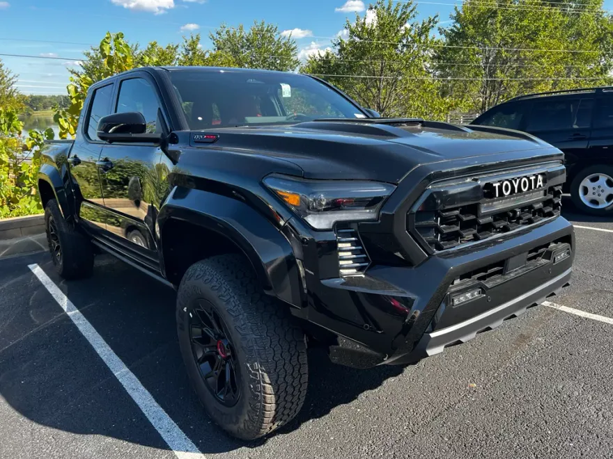 2025 Toyota Tacoma TRD Pro 4x4 Double Cab photo 1