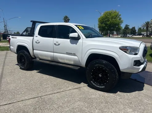 2020 Toyota Tacoma SR5 photo 4