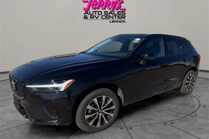 2025 Volvo XC60 B5 Plus photo 1