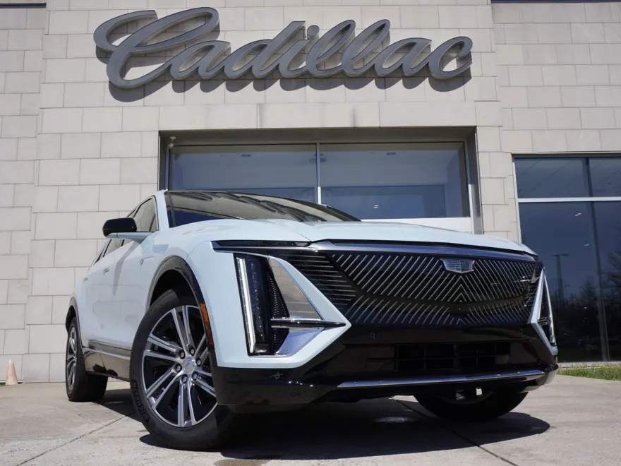 2025 Cadillac Lyriq Sport photo 1