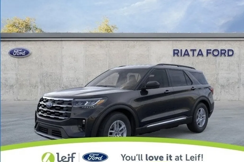 2025 Ford Explorer photo 1