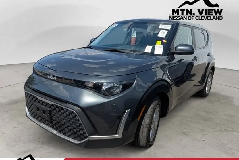 2023 Kia Soul LX photo 1