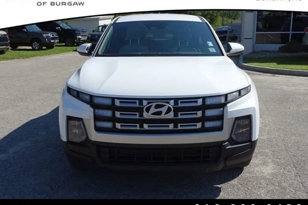 2025 Hyundai Santa Cruz SE photo 1