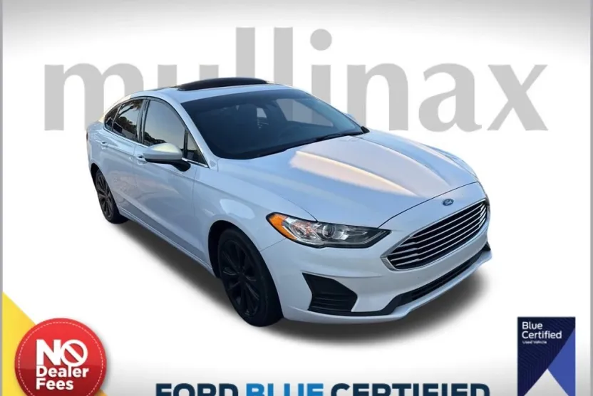 2020 Ford Fusion SE photo 1