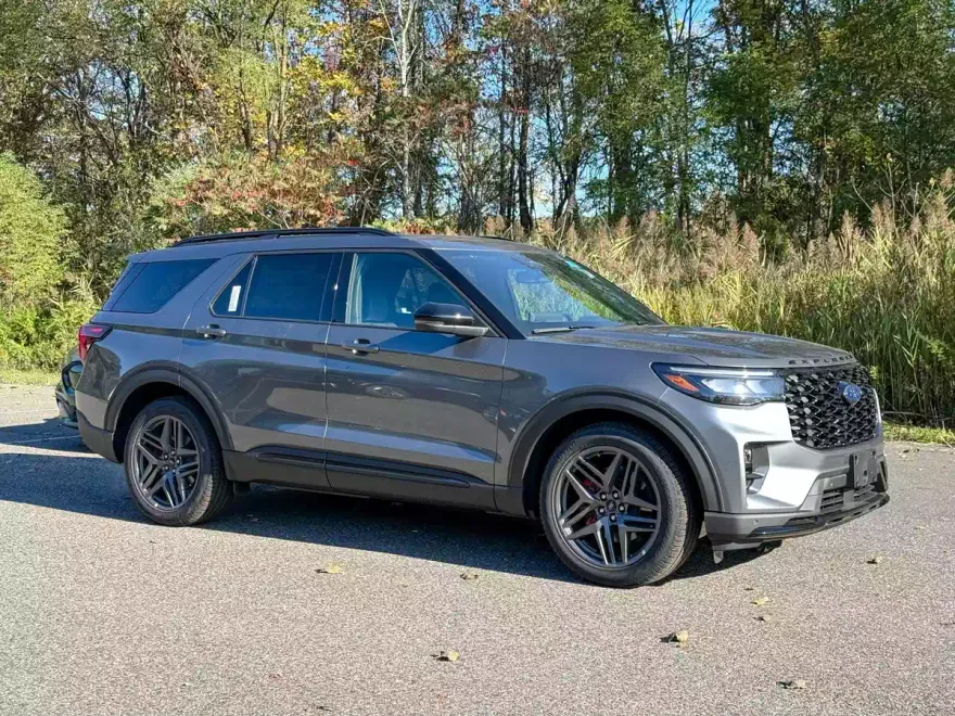2025 Ford Explorer ST photo 1